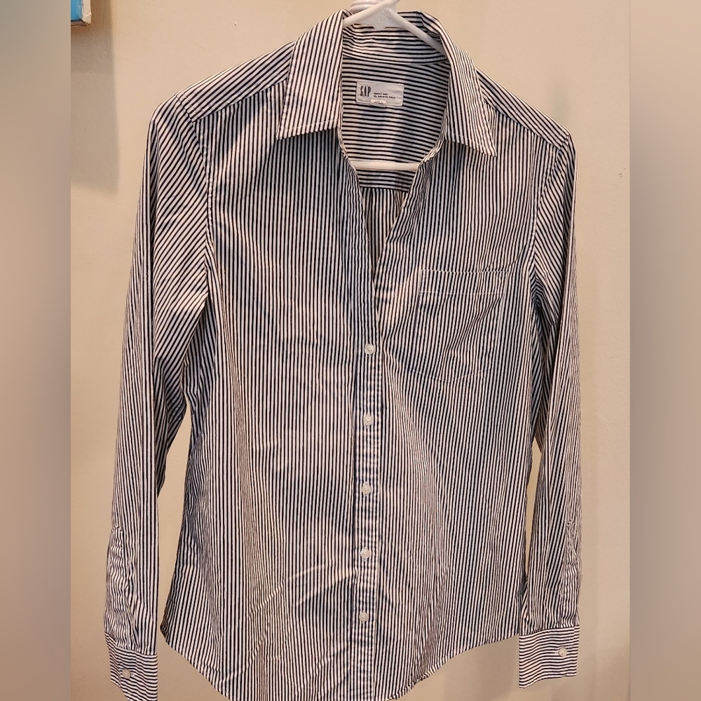 Gap V cut button-down shirts